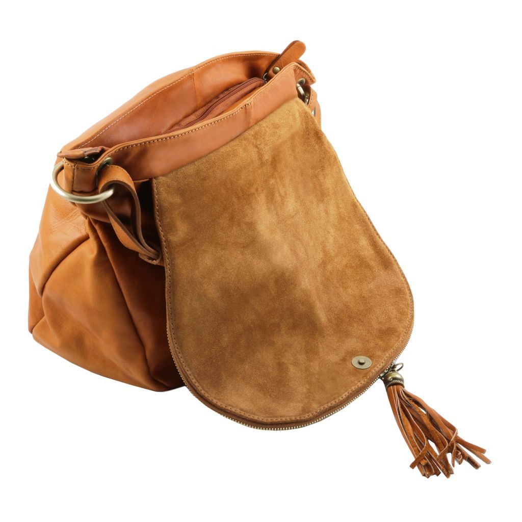 TL Bag - Pehmeä nahkainen olkalaukku tupsuyksityiskohdalla - TL141110