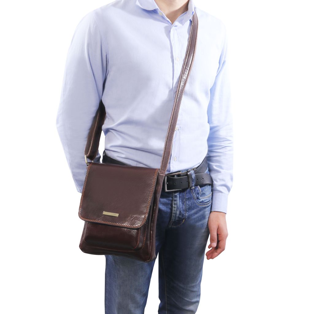 Jimmy - Miesten nahkainen crossbody-laukku etutaskulla - TL141407
